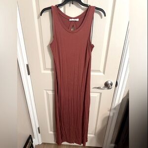 Double Zero Sleeveless Scoop Neck Key Hole Back Sheath Maxi Dress, Rust, M